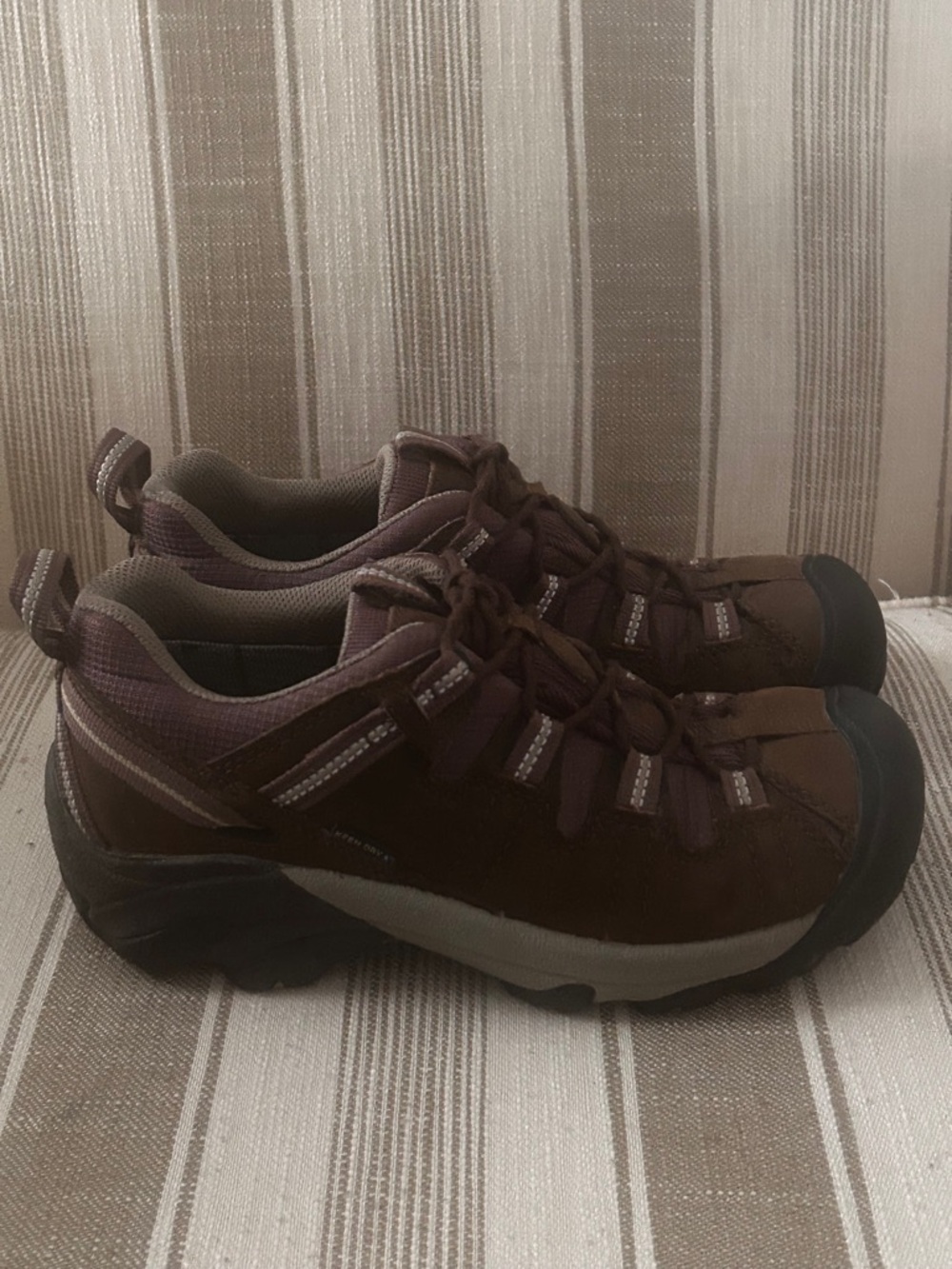 Keen Women's Brown Lace-Up Hiking Shoes Size 8